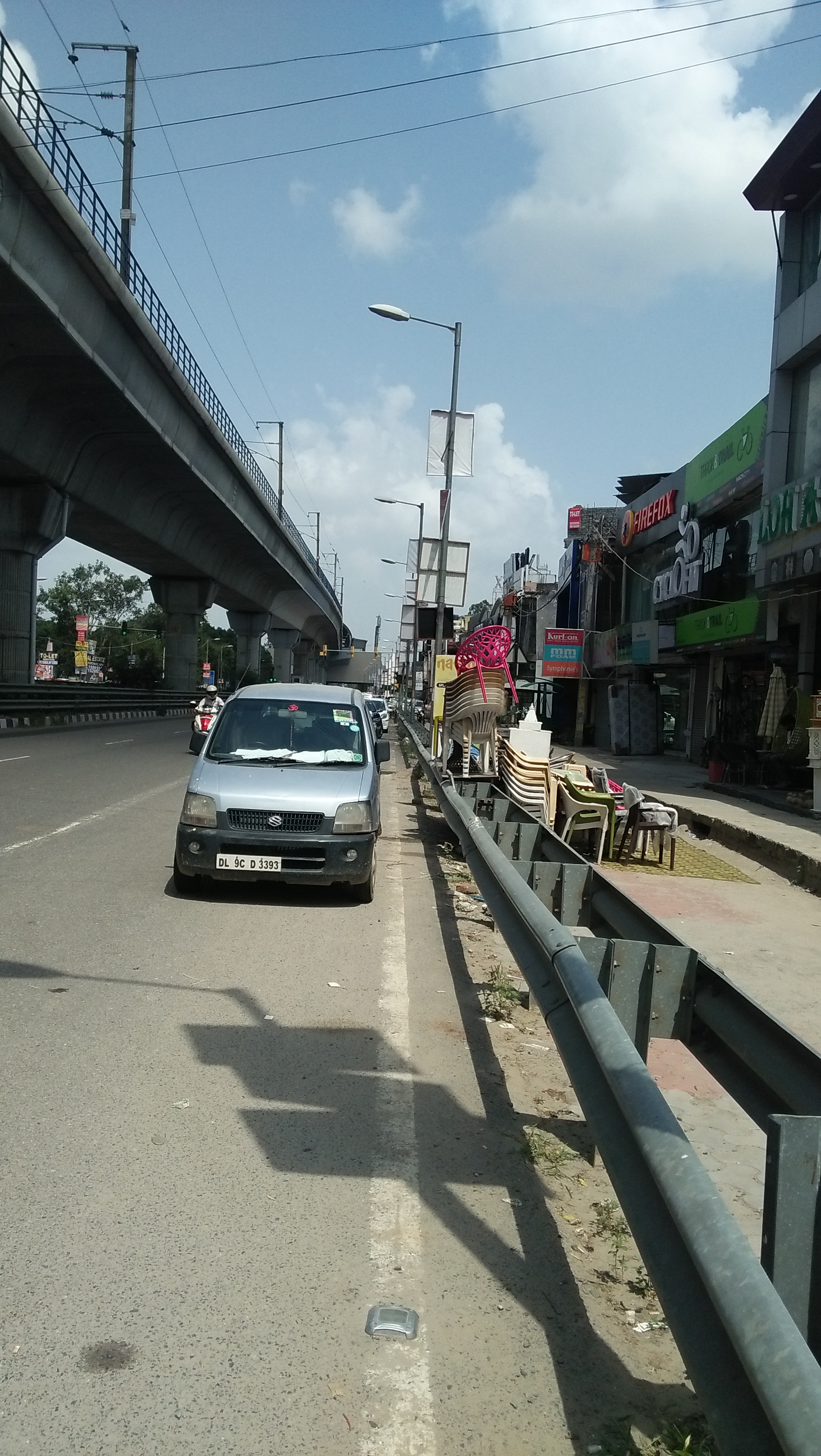 Ghitorni main market.